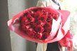 画像2: プロポーズフラワー【ロングタイプ】赤バラ30本の花束 (2)